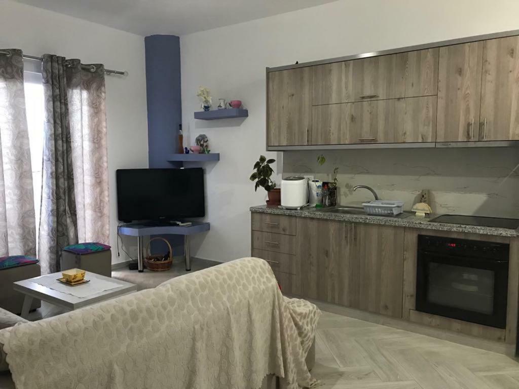 Vila Floban & Mirdar Koshi Sarandë 외부 사진